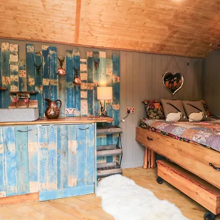 Дом отдыха The Hideaway, Shepherd's Hut